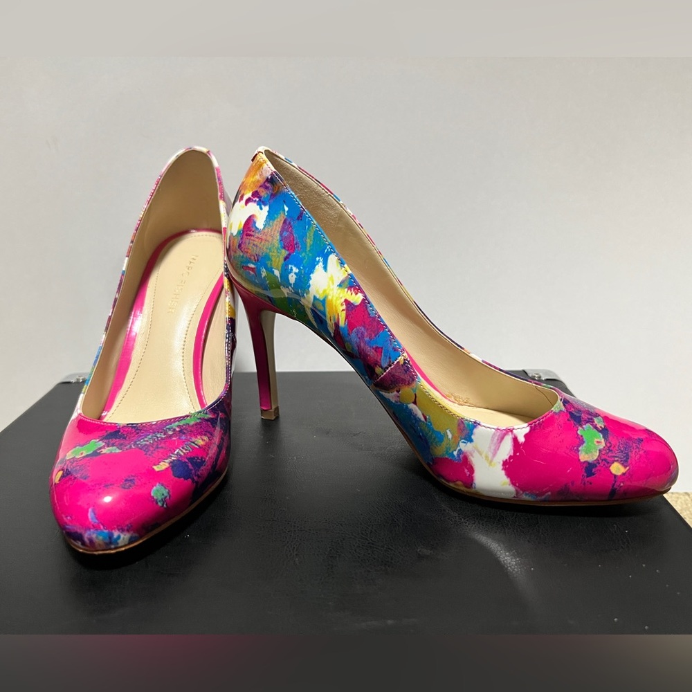Marc Fisher LTD Floral Patent Pumps Heels Multicolor Pointed Toe Size 7M